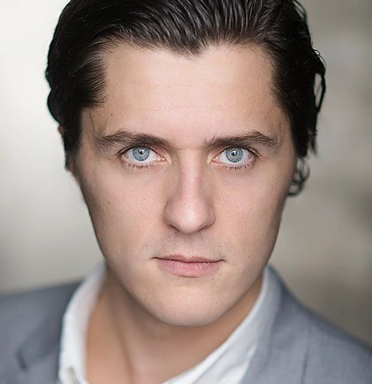 Actor Headshot Retouching by ColorClipping